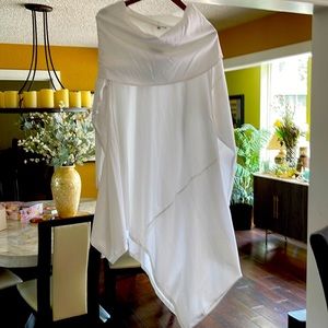 Gorgeous, never worn Bryn Walker asymmetrical tunic!
